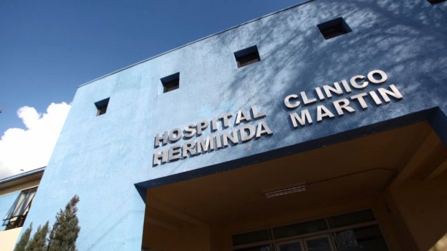  Madre de niña que murió tras caer del Hospital de Chillán fue imputada por violación  